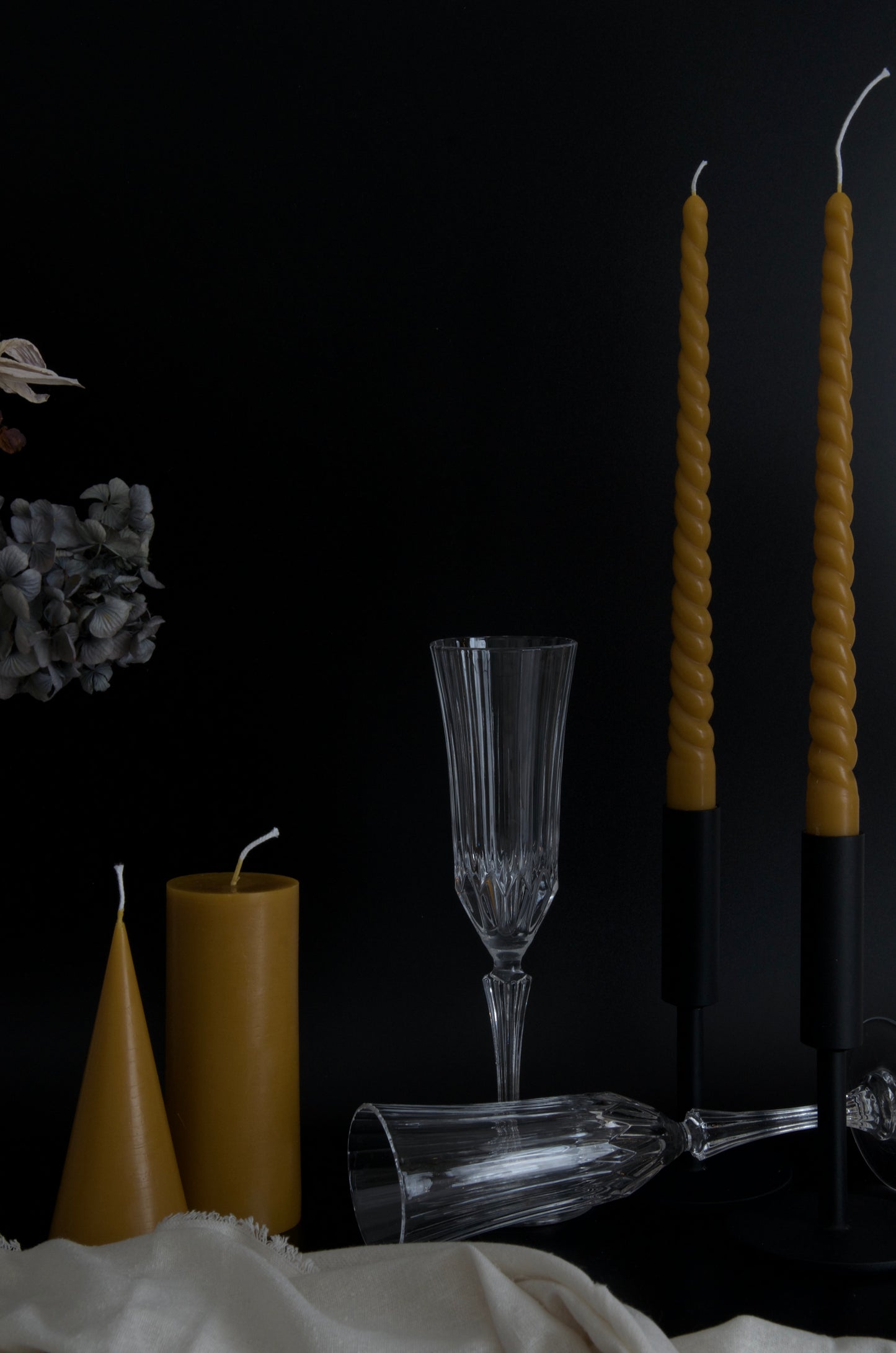 BEESWAX LUSTRE TAPER